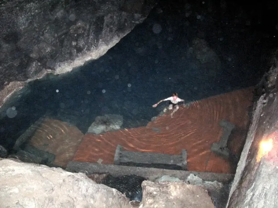 Lacul Subteran Kow-Ata — Bäherden (Turkmenistan)
