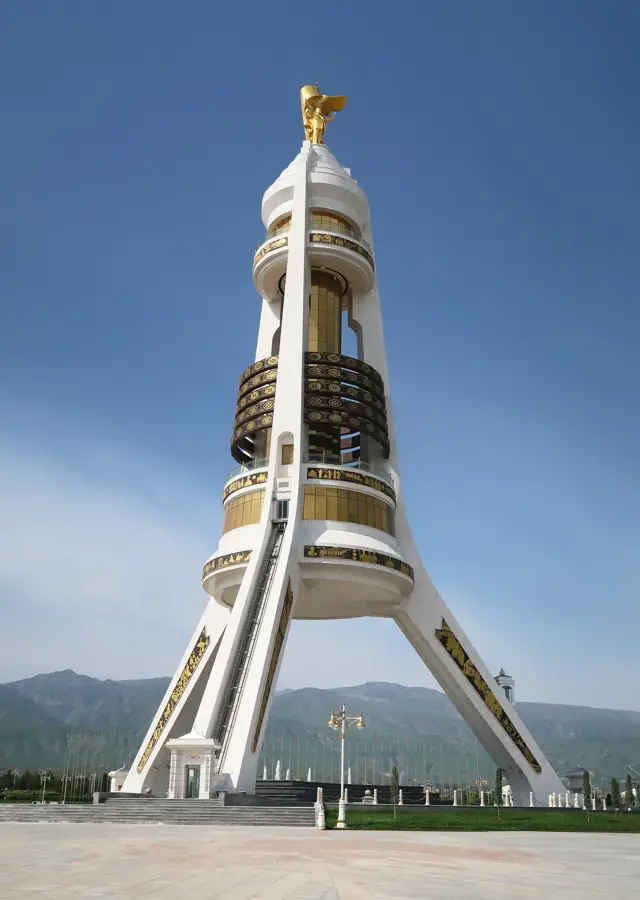 Neutralitätsbogen — Büzmeýin (Turkmenistan)