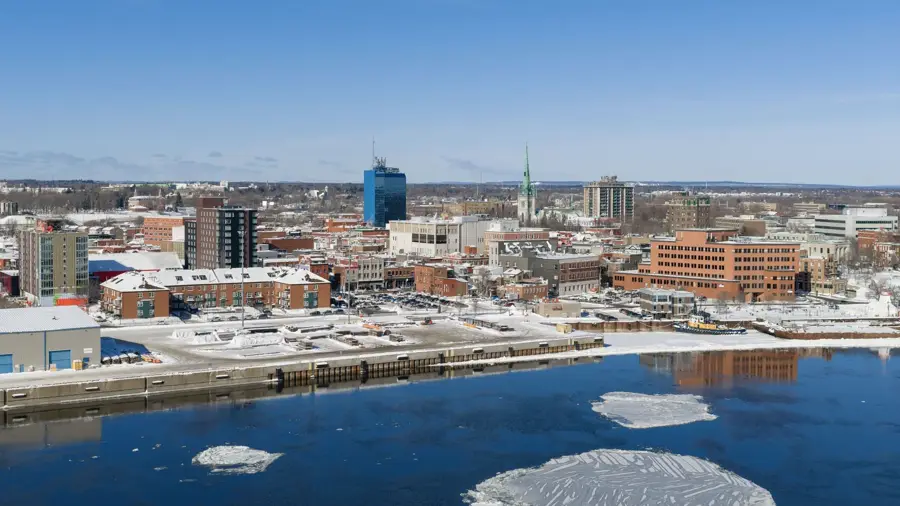 Trois-Rivières — Longueuil (Canada)