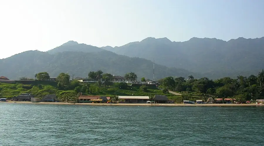 Portul Trujillo — Guanaja Town (Honduras)