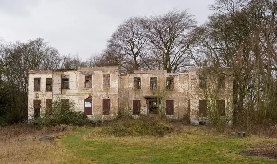 Manor Ruins