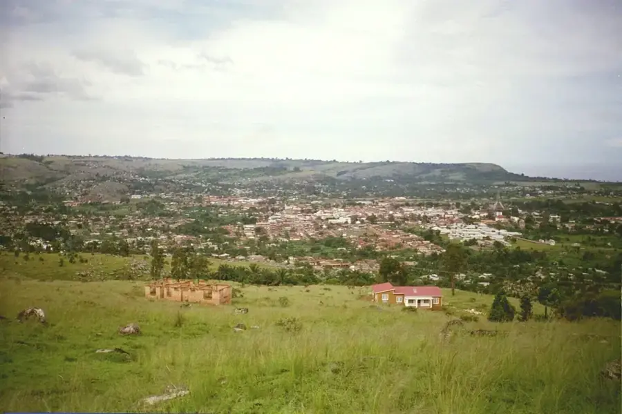 Hafen von Bukoba — Minziro-Wald (Tansania)