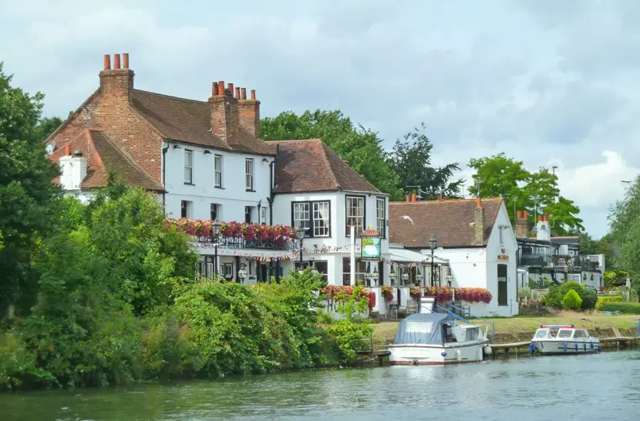 Egham Hythe – város