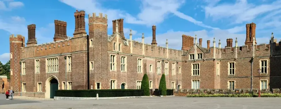 Palatul Hampton Court