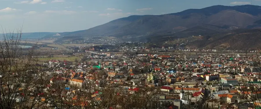 Hust — Negrești-Oaș (România)