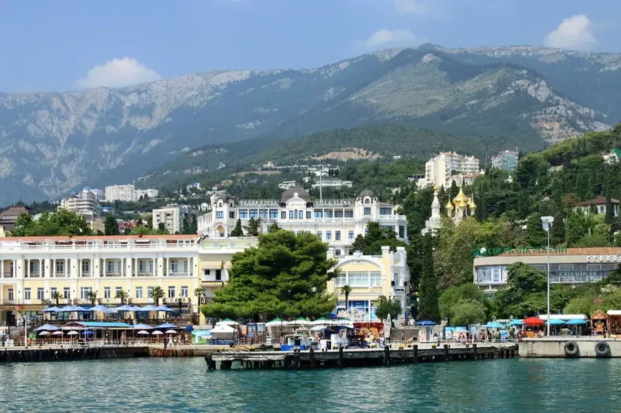 Yalta — Nikopol (Ukraine)