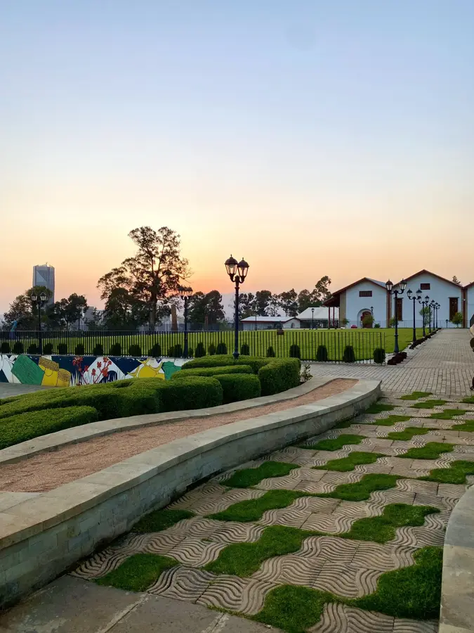 Parcul Unității Addis — Catedrala Sfântul Gheorghe (Addis Abeba) (Etiopia)