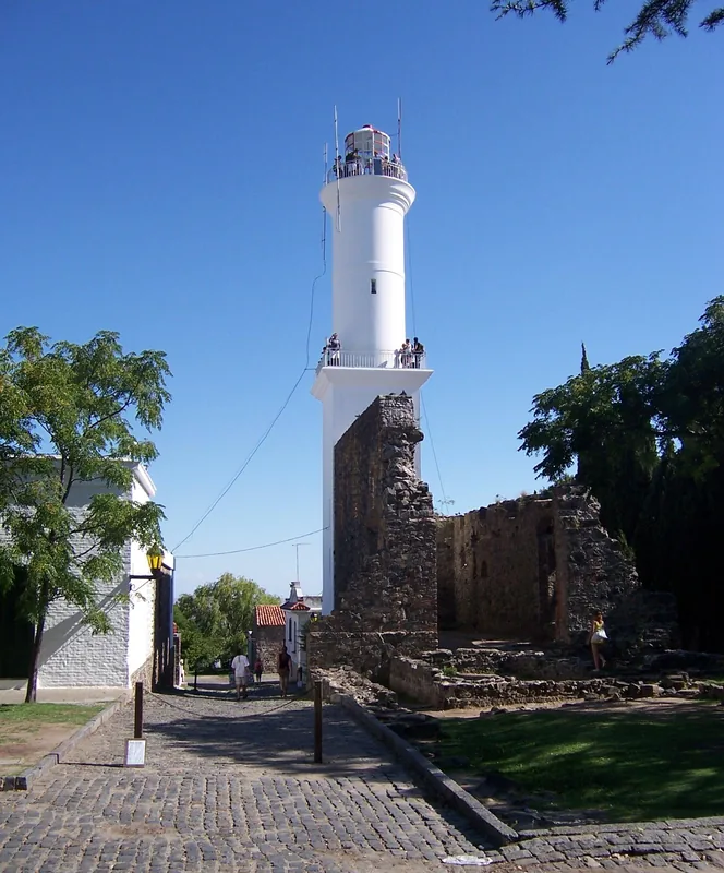 Faro de Colonia del Sacramento — Anchorena-Park (Uruguay)