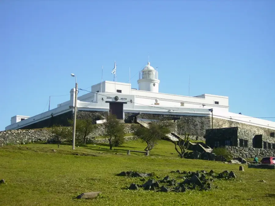 Fortaleza del Cerro — Bodegas Carrau (Uruguay)