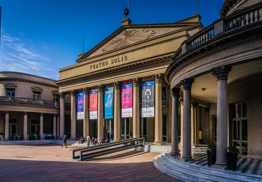 Teatro Solís — Freihafen Montevideo (Uruguay)