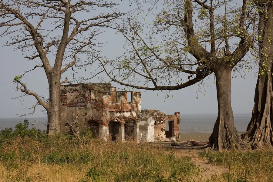 Ruinele Vainqueur — Fortul Kataba (Gambia)