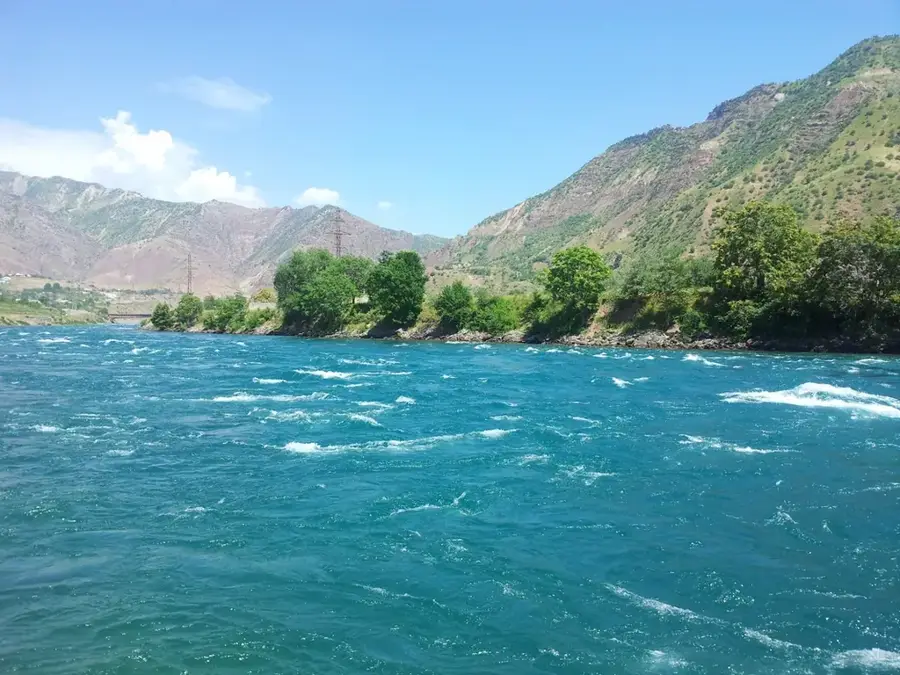Râul Vakhsh — Takht-e Rustam (Afganistan)