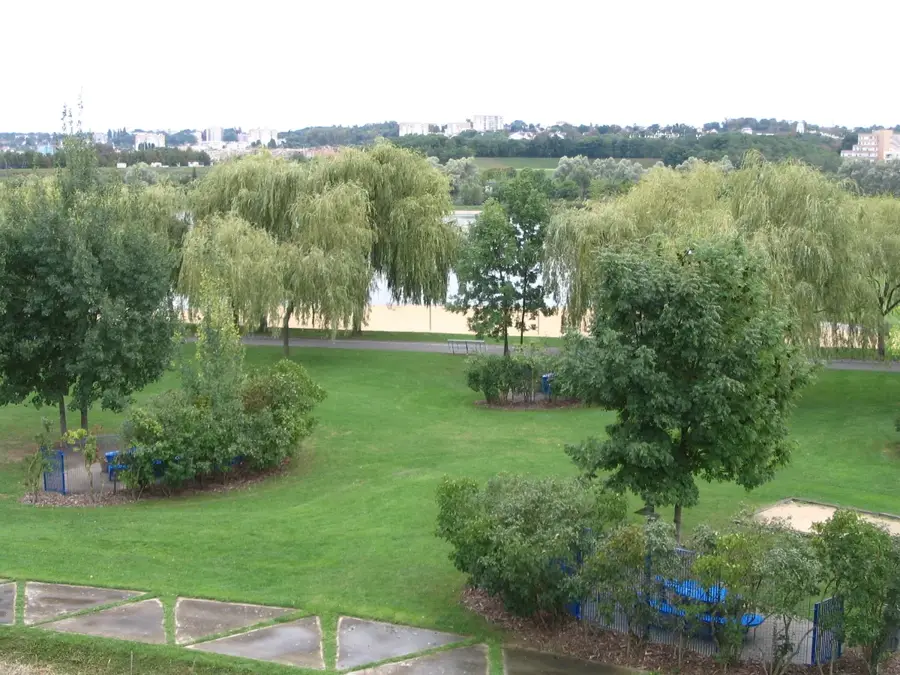 Valenton – city