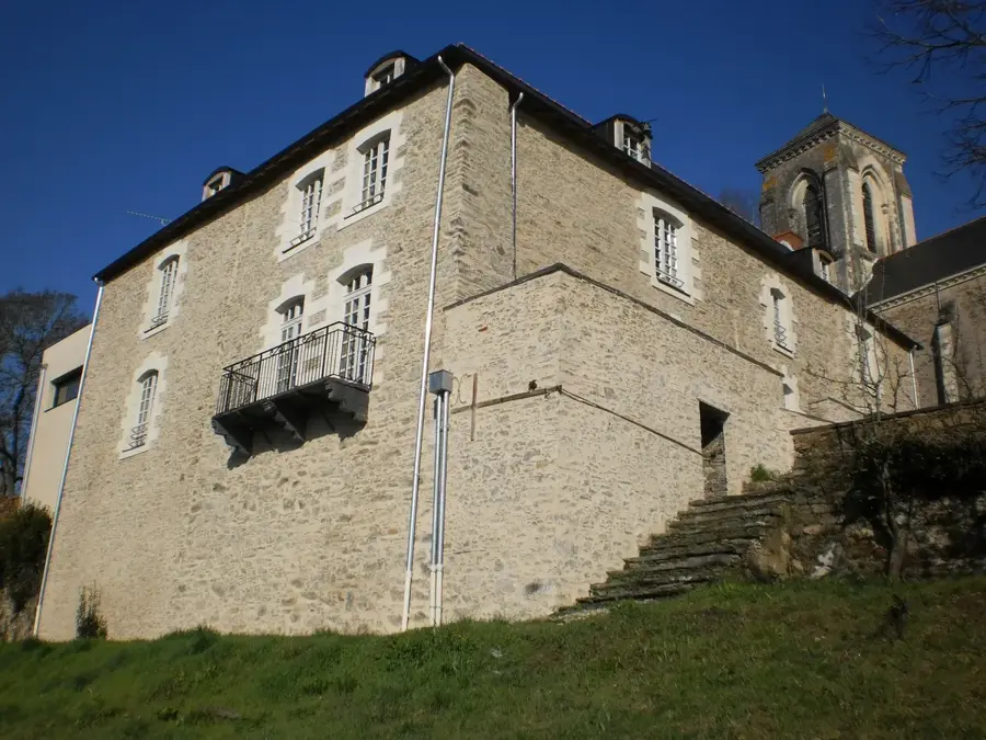 Vallons-de-l'Erdre – city