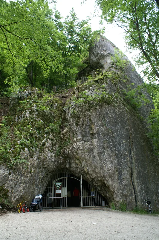Fels-barlang