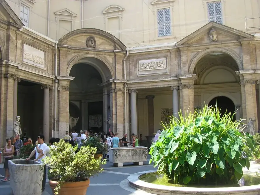 Muzeul Pio-Clementino — Versanții Belvedere (Vatican)