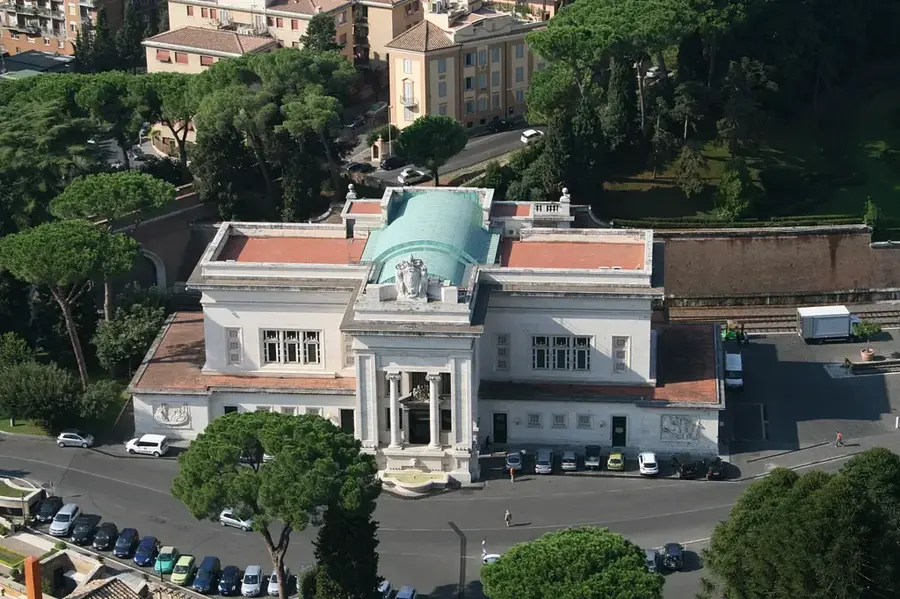 Gara Vatican — Aleea Magnoliilor (Vatican)