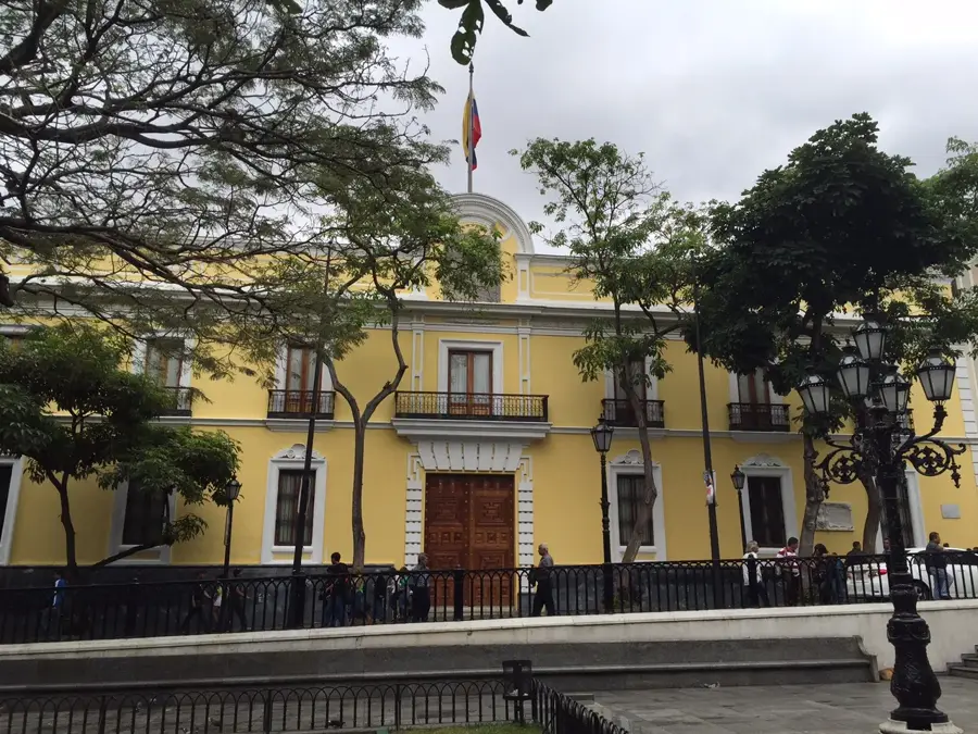 Casa Galbenă din Caracas — Cazarma de Munte (Venezuela)