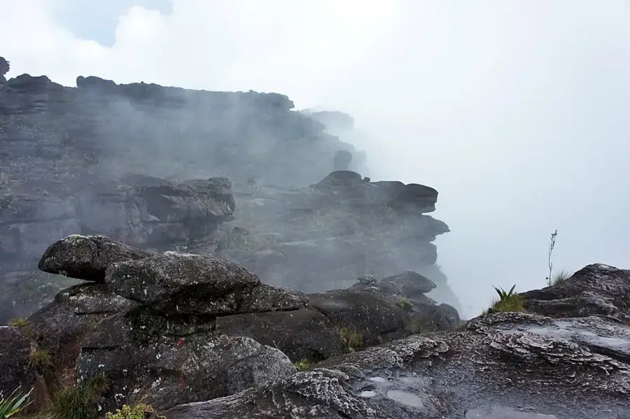 Sarisariñama-Tepui — Auyán-Tepui (Venezuela)