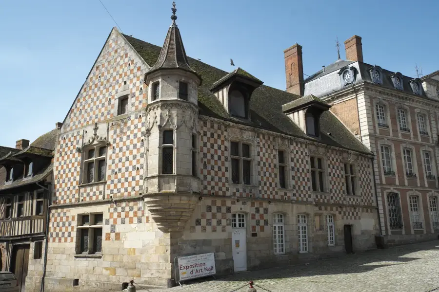Verneuil d'Avre et d'Iton – city