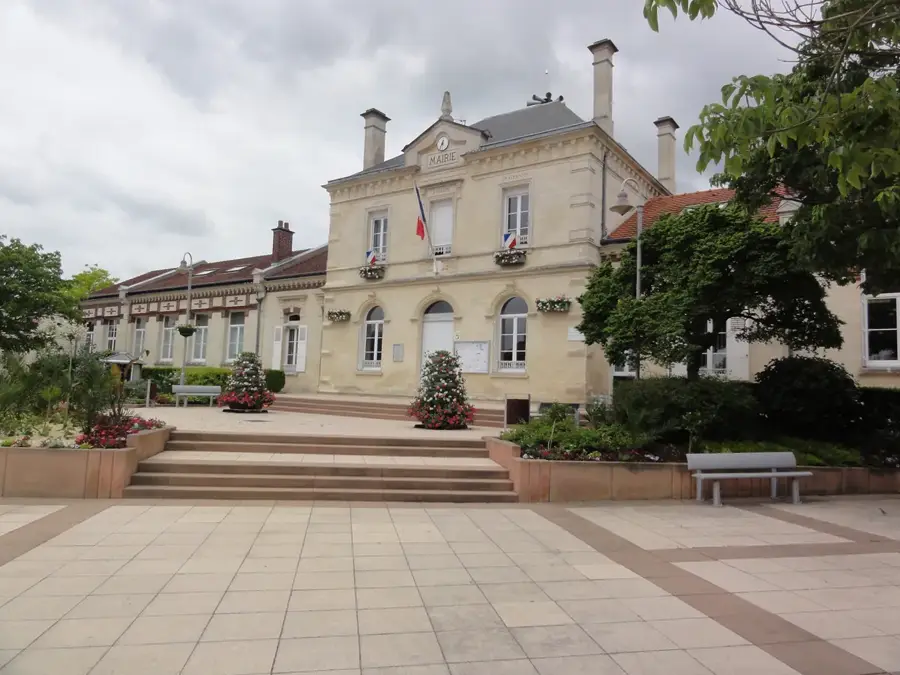 Villers-Saint-Paul – city