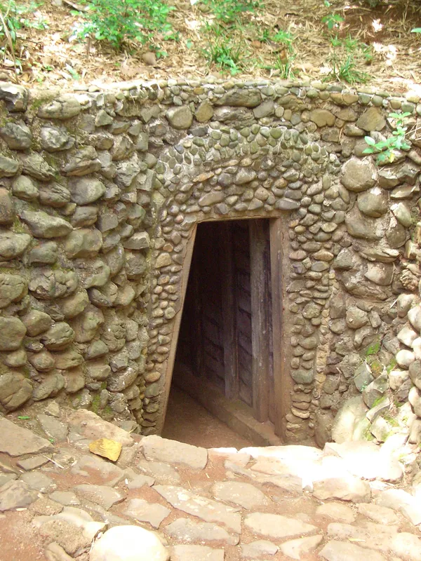 Tunnel von Vịnh Mốc — Hamburger Hill (Vietnam)