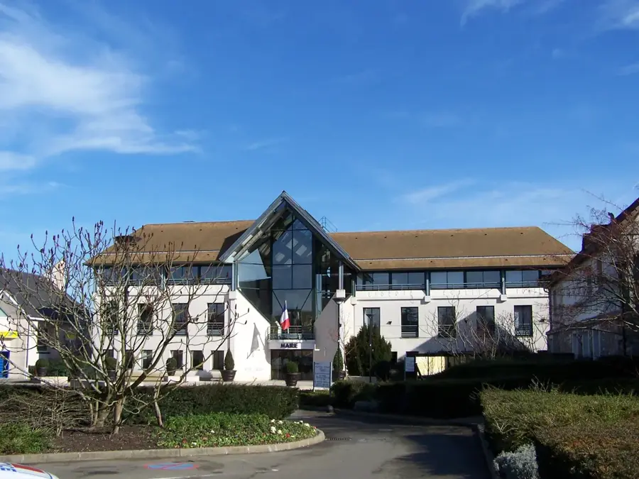Voisins-le-Bretonneux – city