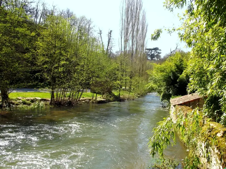 Vouneuil-sous-Biard – city