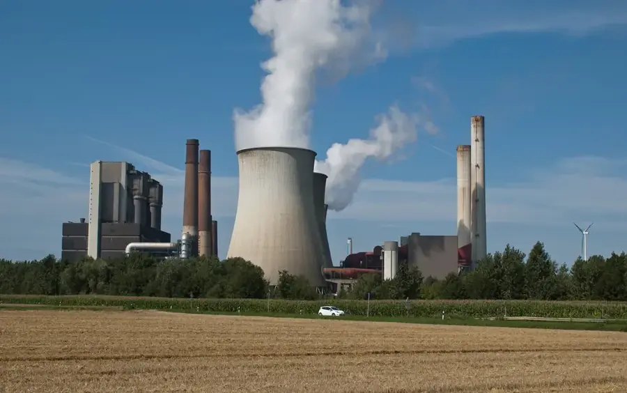 Centrala termoelectrică din São Tomé — Podul peste râul Água Grande (São Tomé și Príncipe)