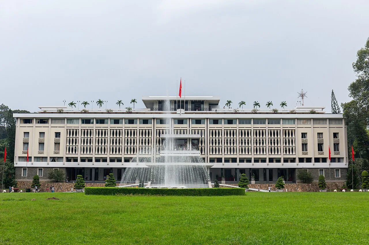 Kriegsopfermuseum — Hafen von Saigon (Vietnam)