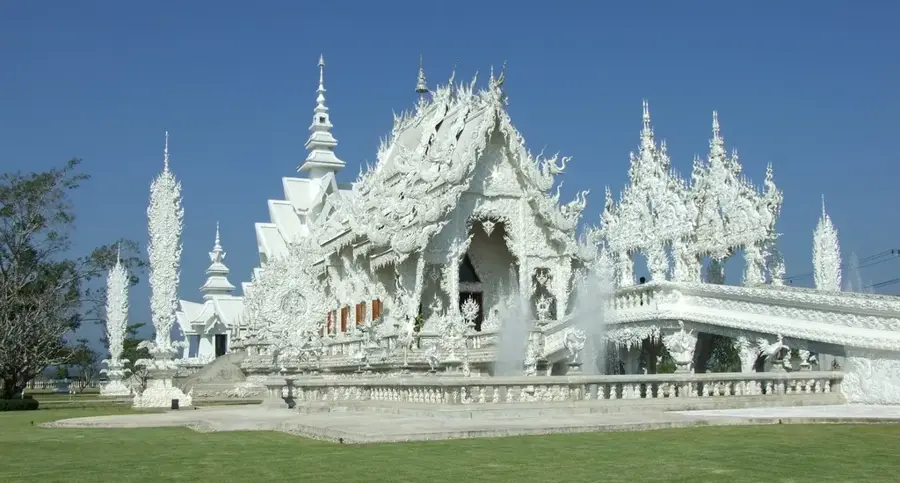 Templul Alb (Wat Rong Khun) — Mina de lignit Mae Moh (Thailanda)