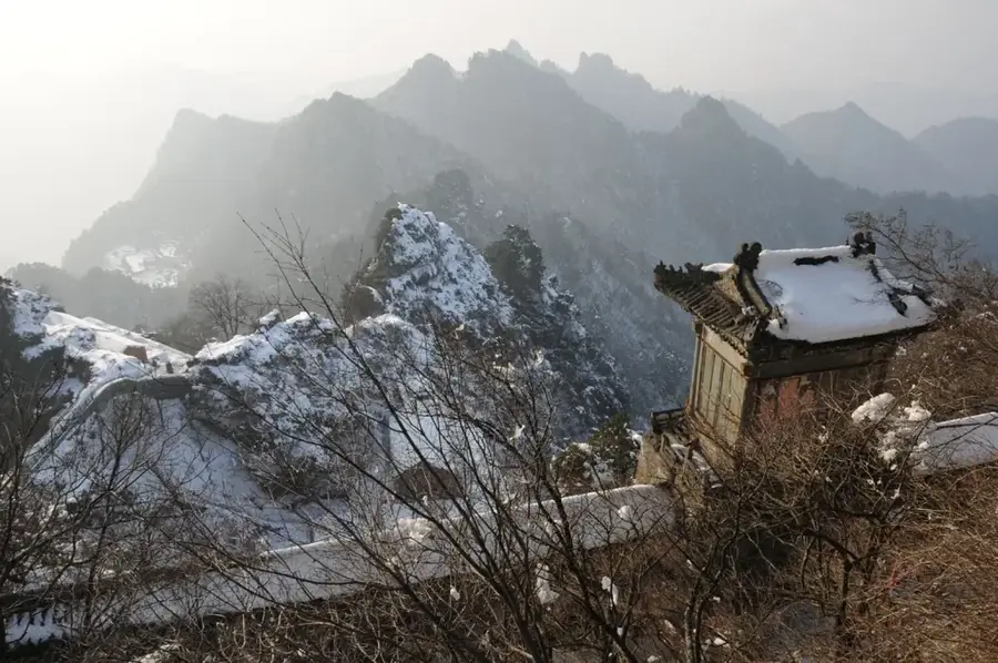 Klöster im Wudang-Gebirge — Drei-Schluchten-Damm (China)