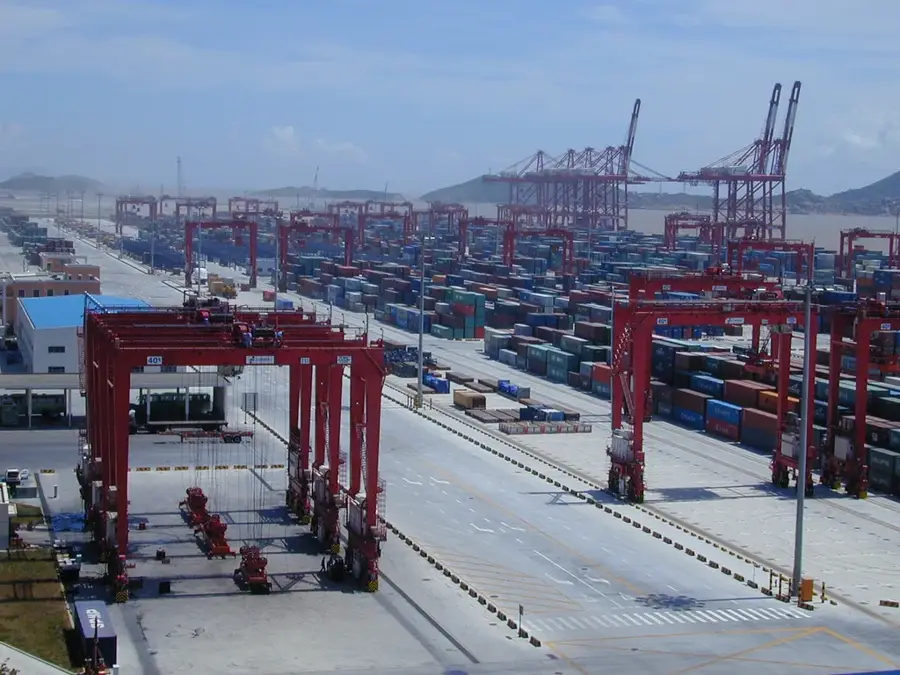 Tiefwasserhafen Yangshan — Haiwan (China)