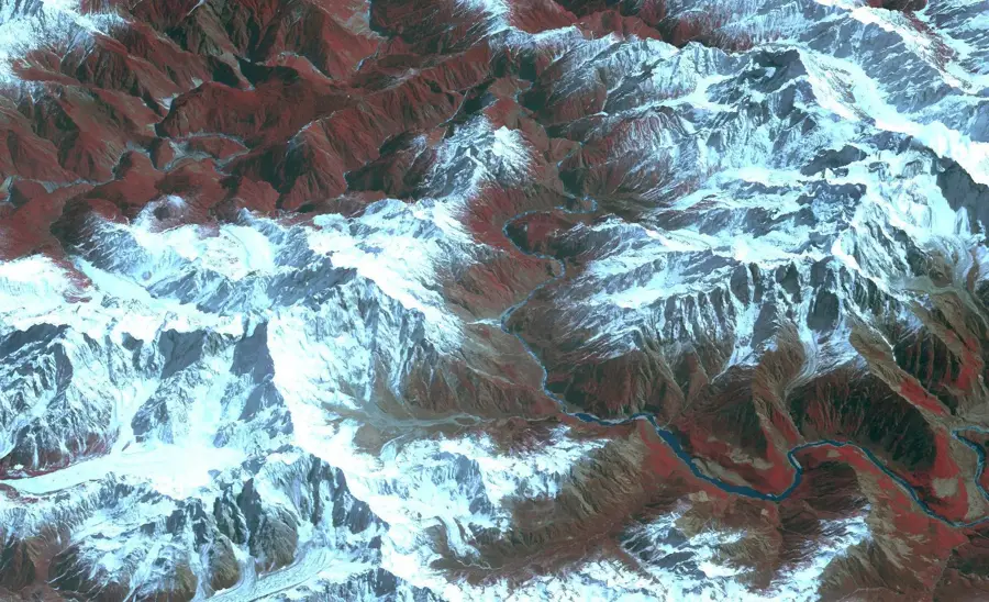 Yarlung Tsangpo Grand Canyon — Mount Everest (China)