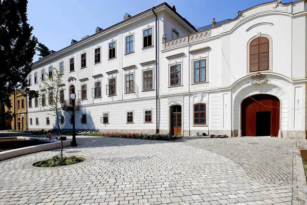 Érseki Palota